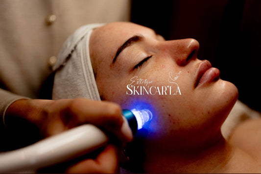 Nettoyage profond, traitement sur-mesure et anti-âge : soin visage méthode SKINCAR'LA inspiré de l'hydrafacial