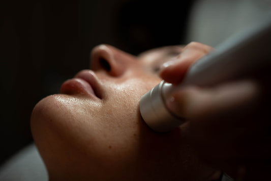 Soin visage sur mesure 100% personnalisé avec techniques anti âge - 1H15